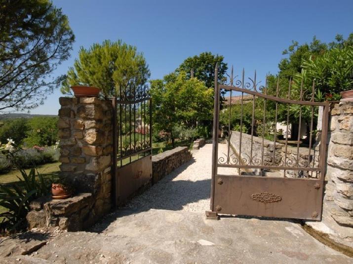 مبيت وإفطار Bourg-Saint-Andéol Domaine De Cousignac المظهر الخارجي الصورة
